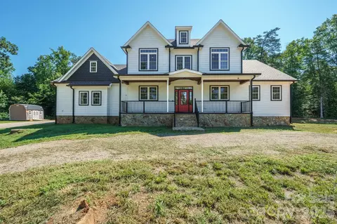 378 Walnut Tree Rd, Statesville, NC 28625
