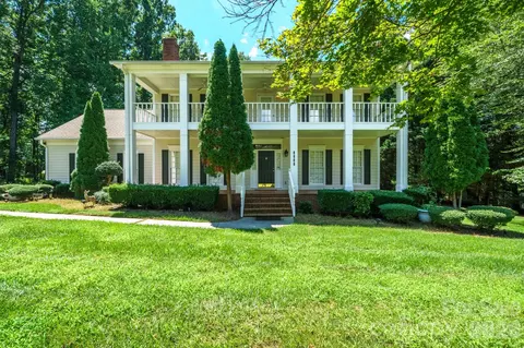 7000 Hollow Oak Dr, Charlotte, NC 28227
