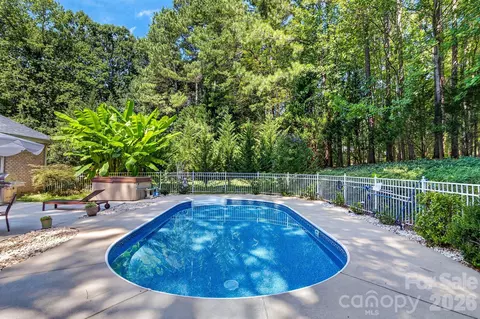 Exterior - 7097 Windy Pine Cir, Denver, NC 28037 photo 7 of 9