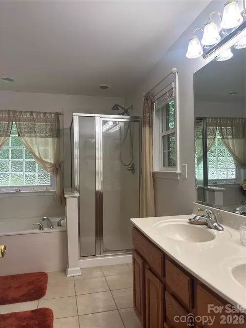 Bath - 7097 Windy Pine Cir, Denver, NC 28037 photo 1 of 3