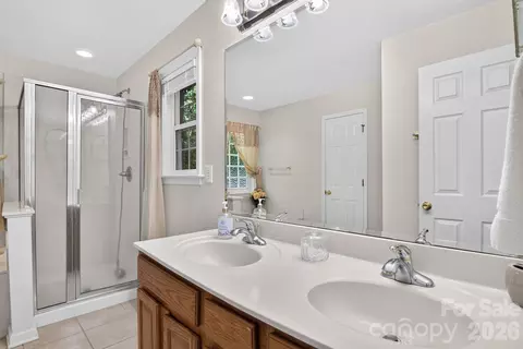 Bath - 7097 Windy Pine Cir, Denver, NC 28037 photo 1 of 2