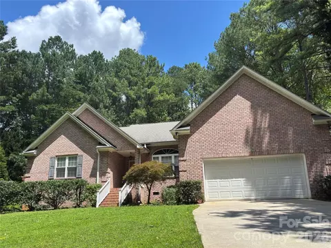 Exterior - 7097 Windy Pine Cir, Denver, NC 28037 photo 2 of 8