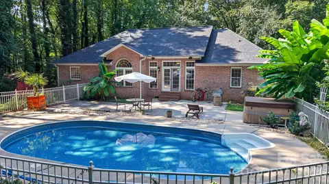 Exterior - 7097 Windy Pine Cir, Denver, NC 28037 photo 4 of 9
