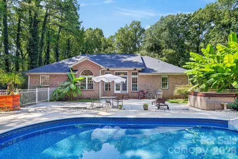 Exterior - 7097 Windy Pine Cir, Denver, NC 28037 photo 3 of 9