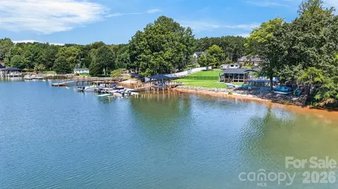 View/Area - 7097 Windy Pine Cir, Denver, NC 28037 photo 2 of 8