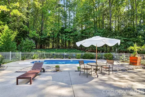 Exterior - 7097 Windy Pine Cir, Denver, NC 28037 photo 5 of 9