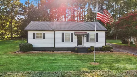 832 Baker St, Statesville, NC 28677