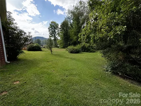 Exterior - 440 Us 19e Hwy, Spruce Pine, NC 28777 photo 1 of 3