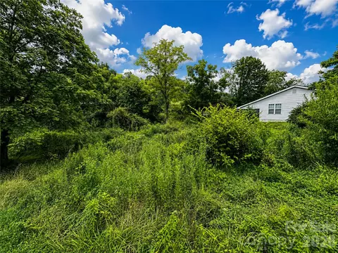 Exterior - 440 Us 19e Hwy, Spruce Pine, NC 28777 photo 3 of 3
