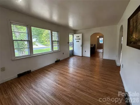 Living - 440 Us 19e Hwy, Spruce Pine, NC 28777 photo 3 of 3