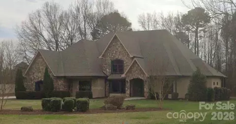 148 Castle Dr, Mooresville, NC 28117