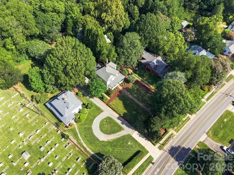 View/Area - 559 N Main St, Davidson, NC 28036 photo 1 of 1