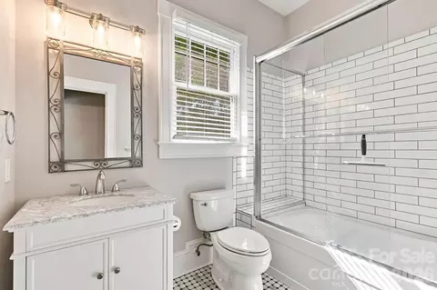 Bath - 559 N Main St, Davidson, NC 28036 photo 6 of 6