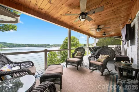 220 Lakeshore Ln, Taylorsville, NC 28681