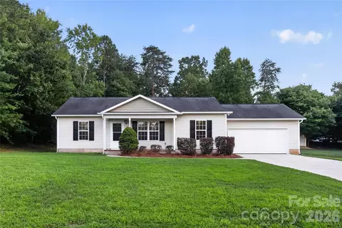 213 Winding Cedar Dr, Statesville, NC 28677