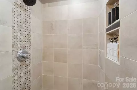 Bath - 7627 Maple Bluff Ln, Concord, NC 28025 photo 5 of 7