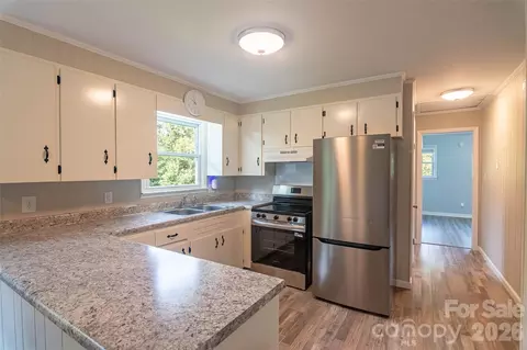 Kitchen - 156 Eskimo Dr, Bostic, NC 28018 photo 2 of 2