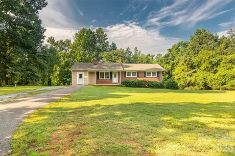 Exterior - 156 Eskimo Dr, Bostic, NC 28018 photo 2 of 6