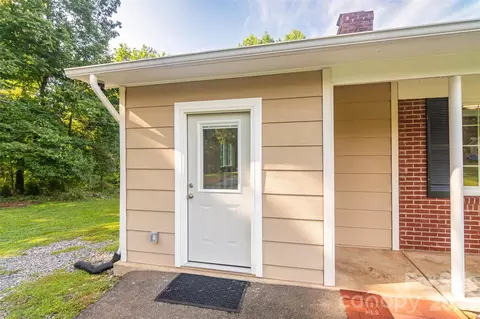 Exterior - 156 Eskimo Dr, Bostic, NC 28018 photo 4 of 6
