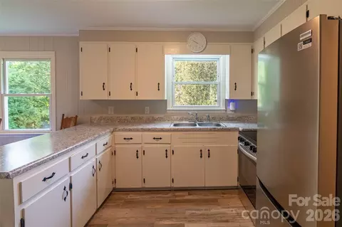 Kitchen - 156 Eskimo Dr, Bostic, NC 28018 photo 1 of 2