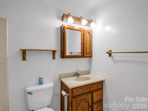 Bath - 617 Harris Henrietta Rd, Forest City, NC 28043 photo 1 of 3