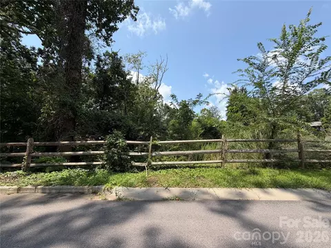 50 Alclare Ct, Asheville, NC 28804