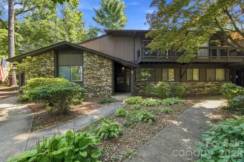98 Laurelwood W 6 Cir W #6, Hendersonville, NC 28791