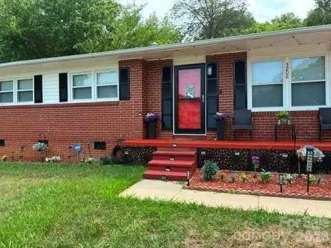3208 Fitzgerald Pl, Greensboro, NC 27405