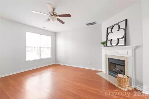 Living - 636 Brickdust Ct, Fort Mill, SC 29708 photo 3 of 4