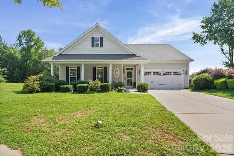 3018 Robusta Ct, Gastonia, NC 28056