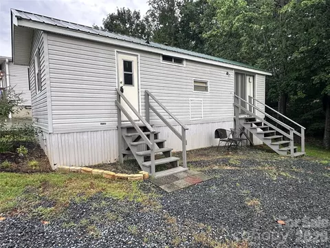 109 Hummingbird Cir, New London, NC 28127