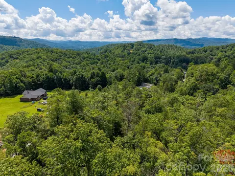 000 Miracle Vly, Pisgah Forest, NC 28768