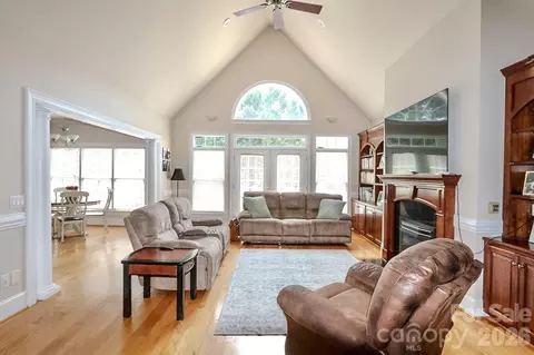 531 Westbrook St, Jonesville, NC 28642