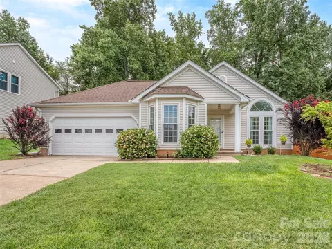 4522 Avalon Forest Ln, Charlotte, NC 28269