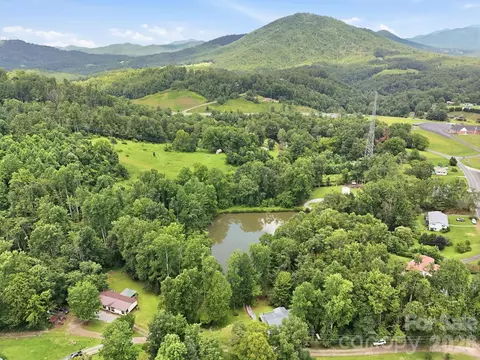 428 Hoot Owl Rd, Spruce Pine, NC 28777