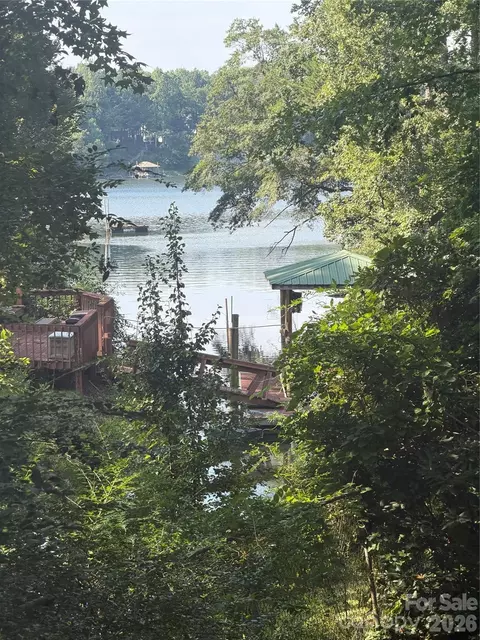202 Horseshoe Lake Rd, Mount Holly, NC 28120