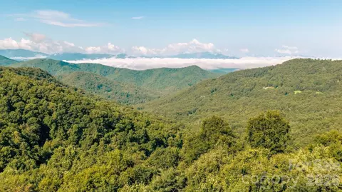 Rushing Falls Way, Bryson City, NC 28713