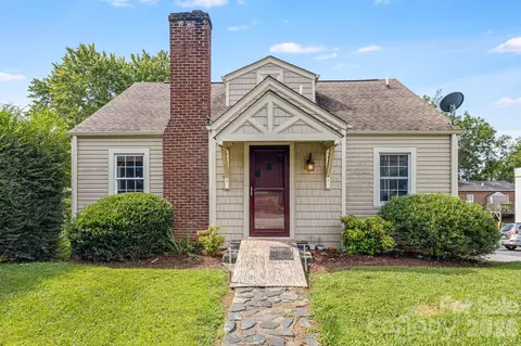1 Hamburg Mountain Rd, Weaverville, NC 28787