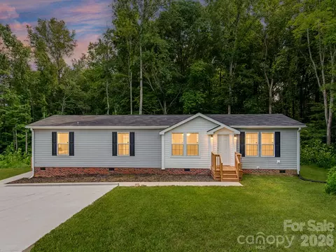 7822 Stillwater Dr, Sherrills Ford, NC 28673