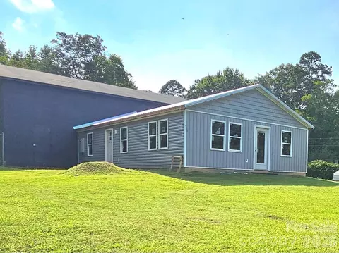 225 Eighth Ave, New London, NC 28127