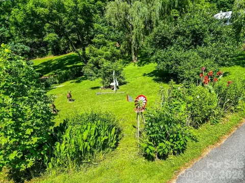 Exterior - 901 Rufus Robinson Rd, Sylva, NC 28779 photo 10 of 17