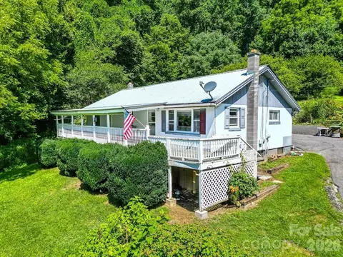 Exterior - 901 Rufus Robinson Rd, Sylva, NC 28779 photo 4 of 17