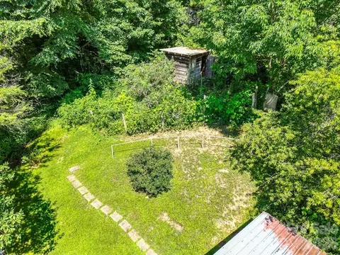 Exterior - 901 Rufus Robinson Rd, Sylva, NC 28779 photo 16 of 17
