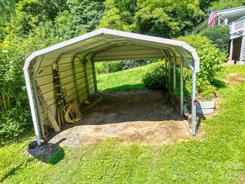 Exterior - 901 Rufus Robinson Rd, Sylva, NC 28779 photo 8 of 17