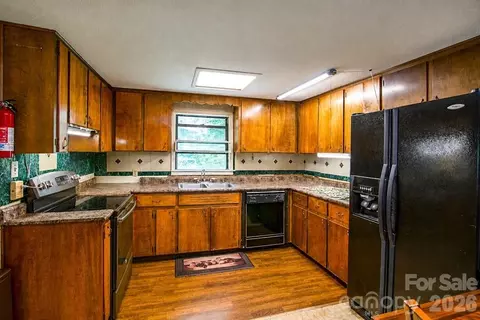 Kitchen - 901 Rufus Robinson Rd, Sylva, NC 28779 photo 3 of 3