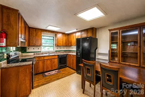Kitchen - 901 Rufus Robinson Rd, Sylva, NC 28779 photo 1 of 3