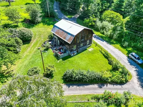 Exterior - 901 Rufus Robinson Rd, Sylva, NC 28779 photo 3 of 17