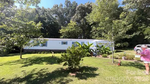 202 Eufola Rd, Statesville, NC 28677