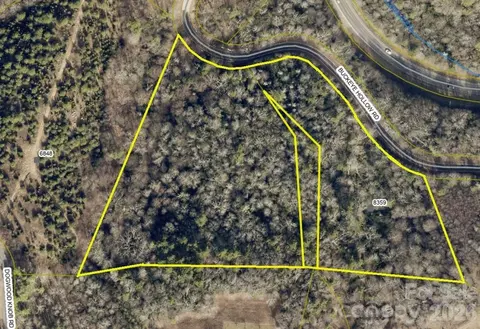 8359 Buckeye Holw, Newland, NC 28657