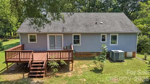 Exterior - 2818 Castlebrook Dr, Monroe, NC 28112 photo 9 of 11